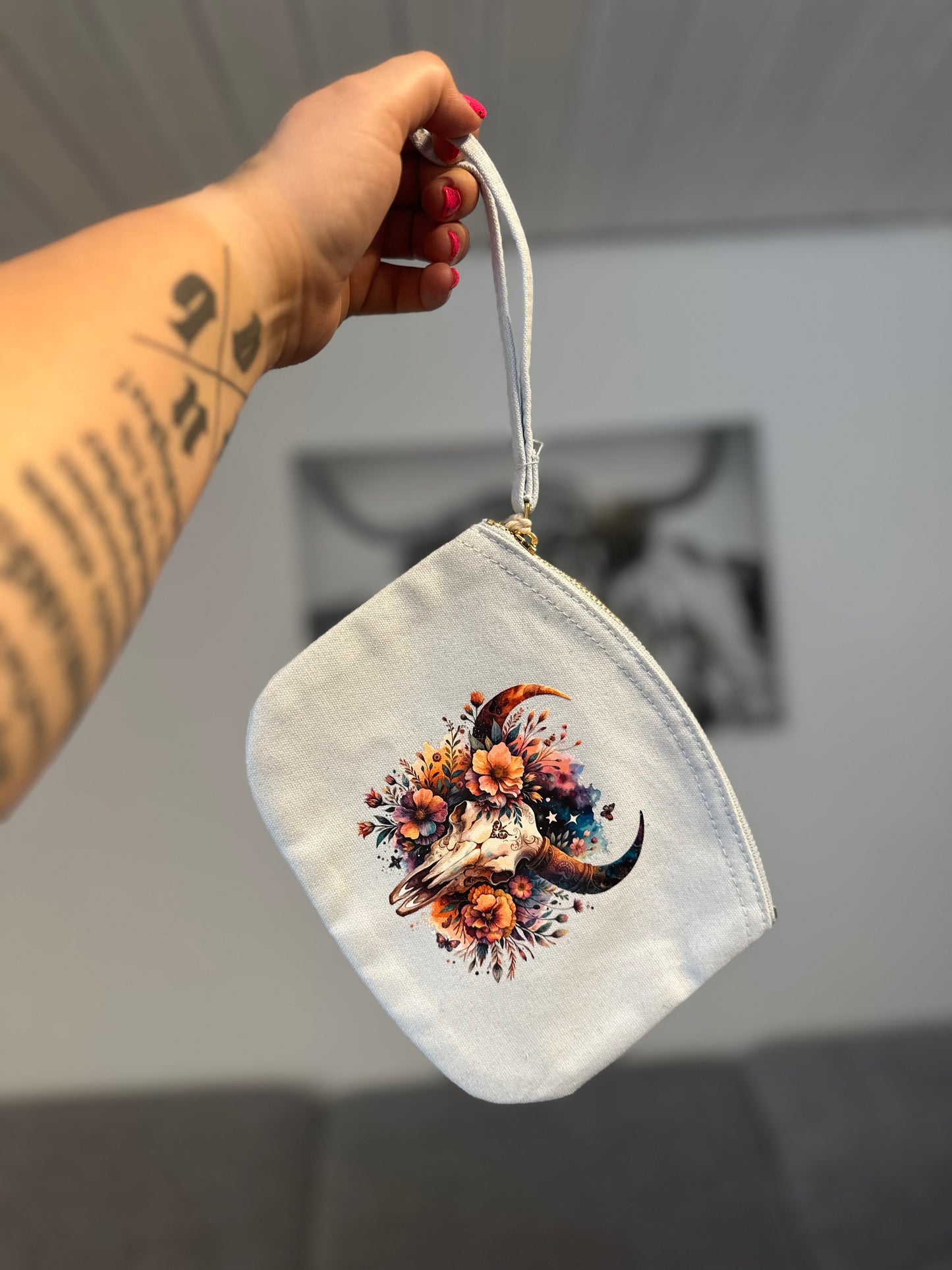 Canvas Täschchen klein hellblau "Flower Cow Skull"
