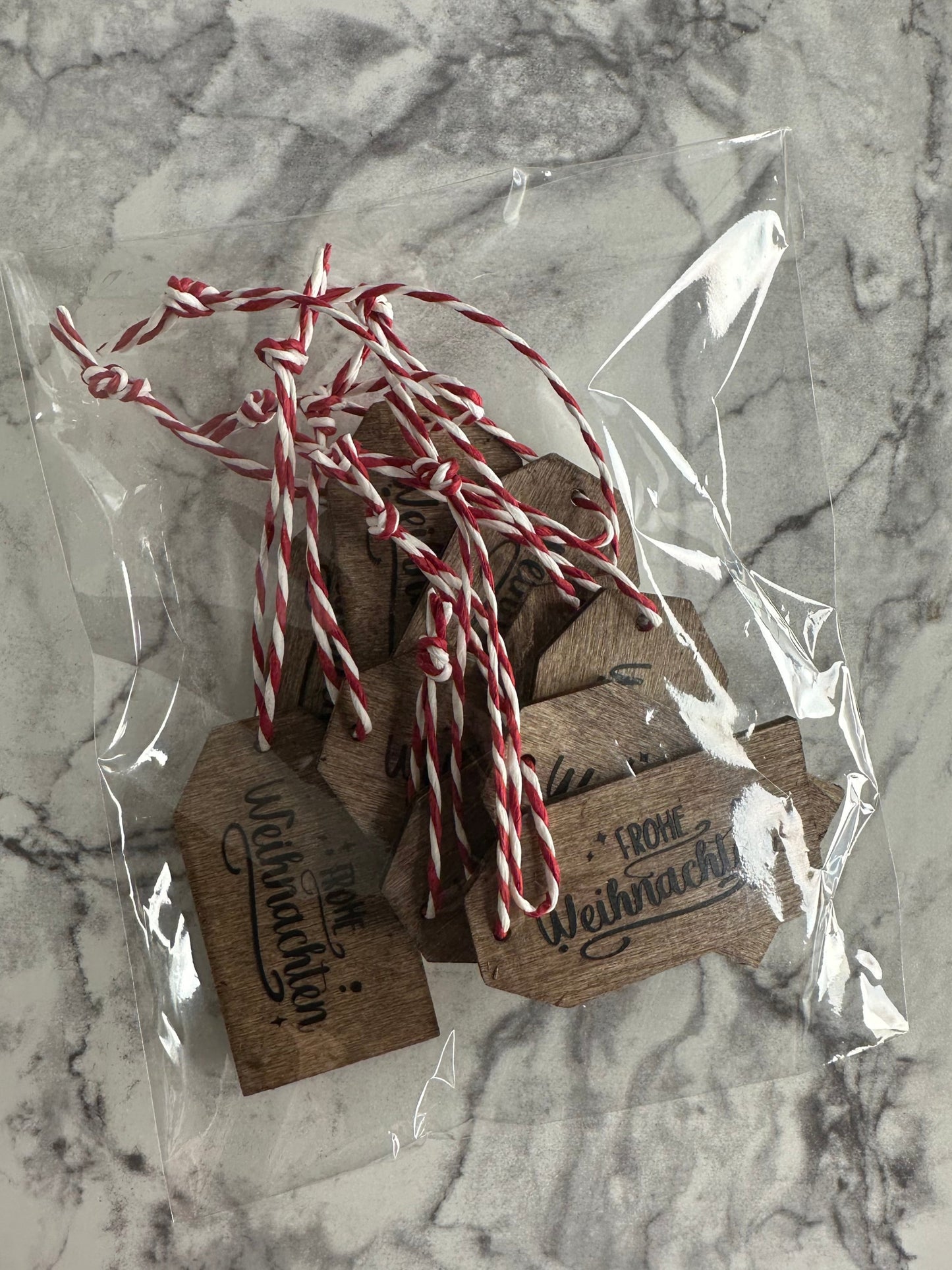 HOLZANHÄNGER „FROHE WEIHNACHTEN“