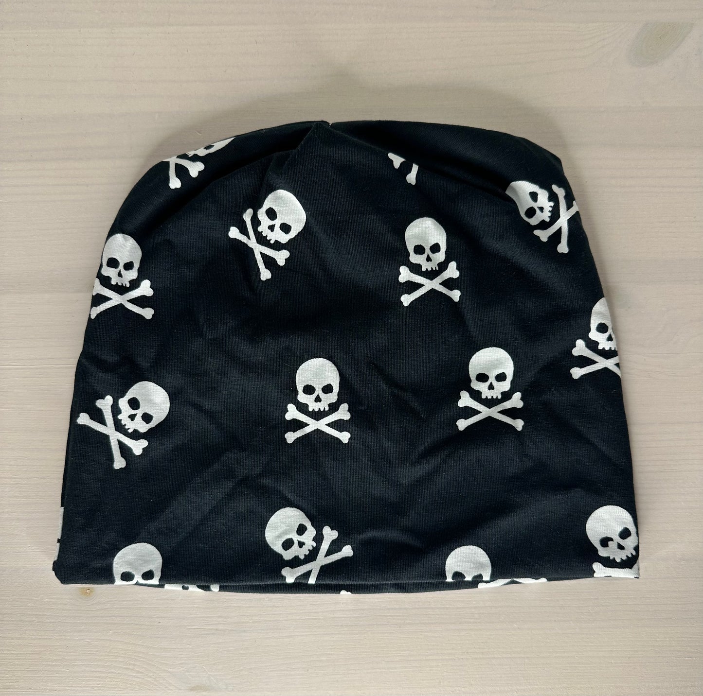 BEANIE MÜTZE „BLACK SKULL“